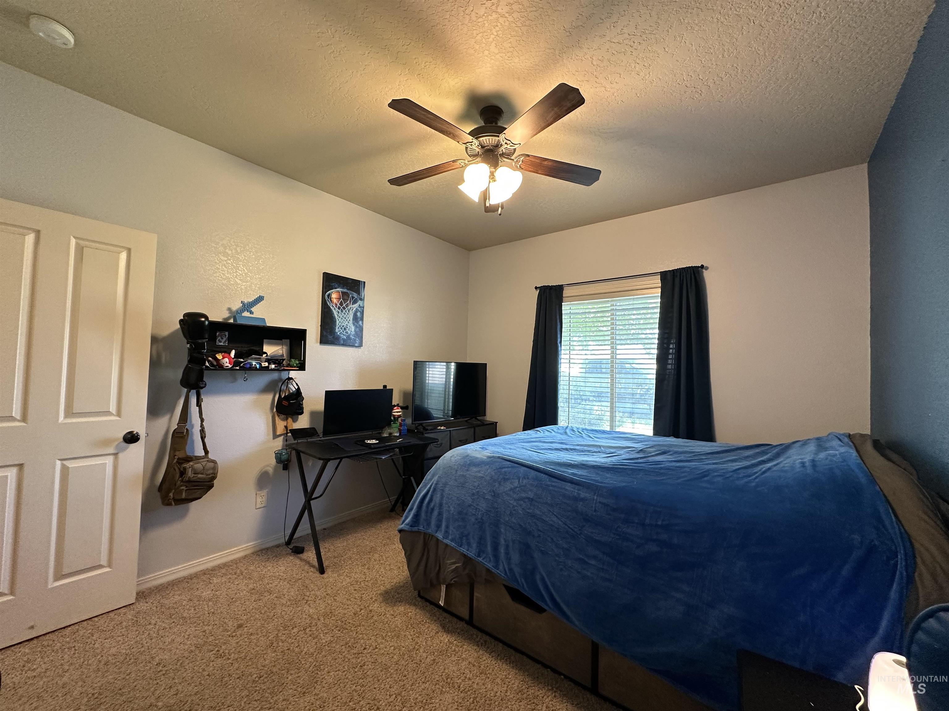 1581 Ne Bedrock St Property Photo 13