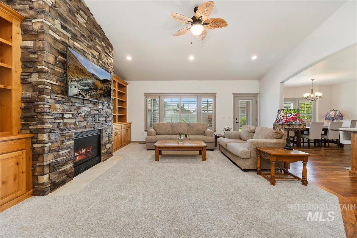 2433 Blick Property Photo 4