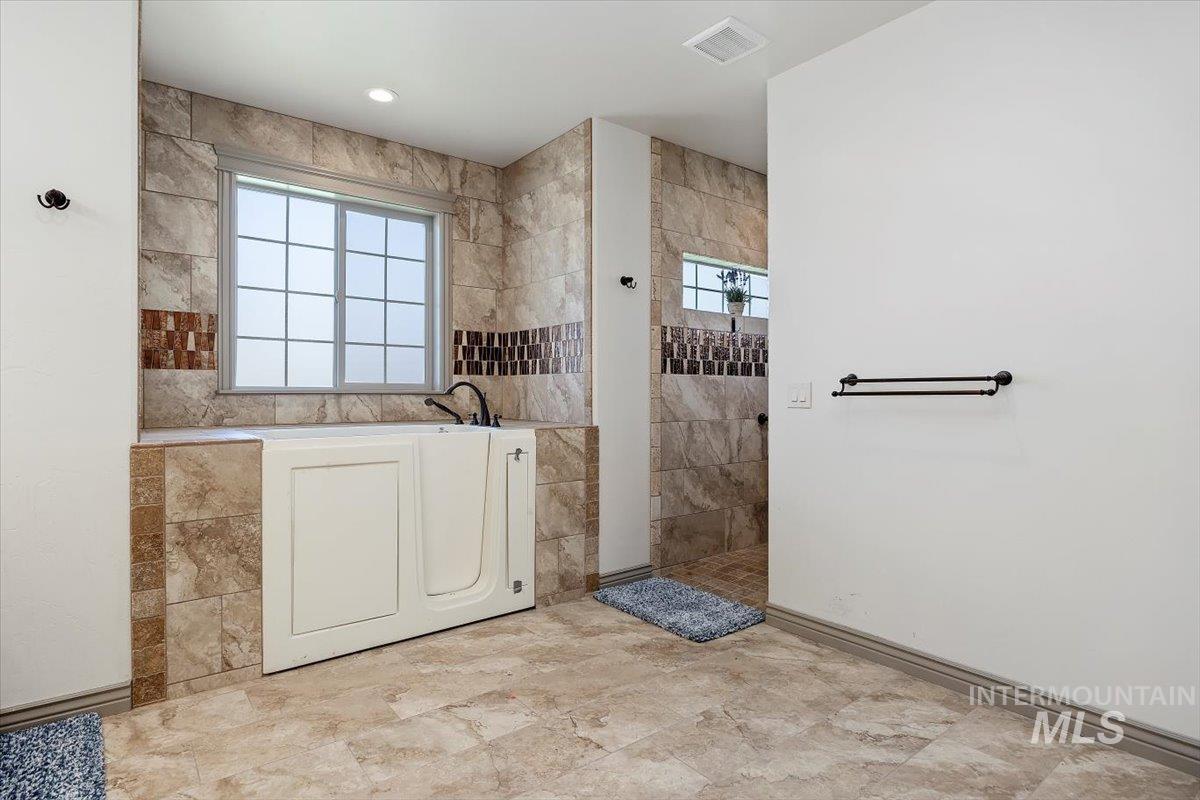 2433 Blick Property Photo 23