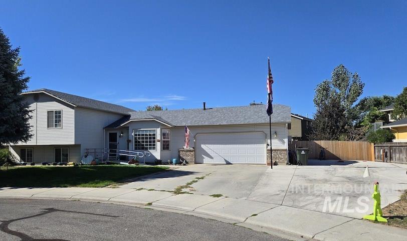 667 E Grouse Ct Property Photo 1
