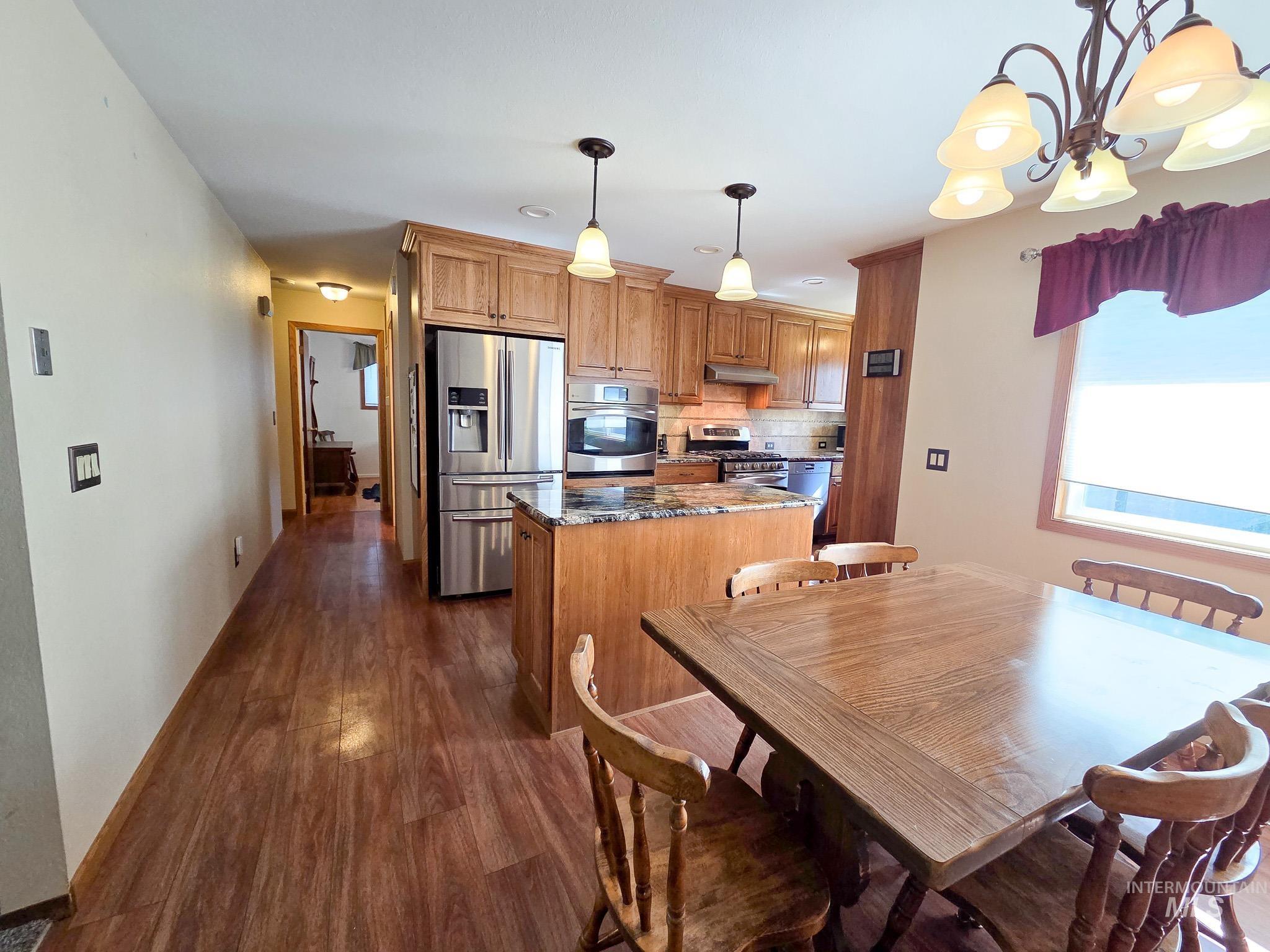 624 Airway Ave Property Photo 14