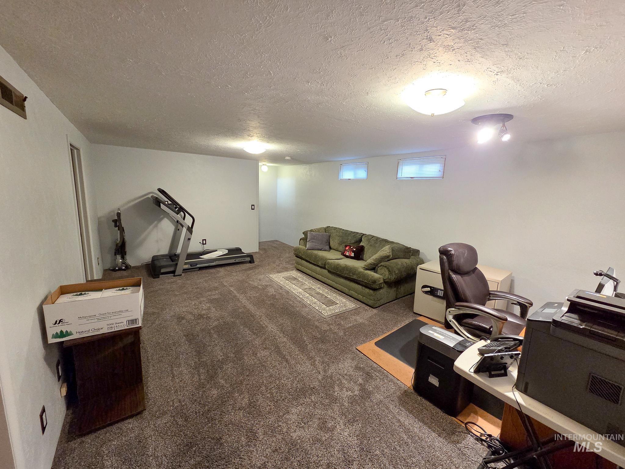 624 Airway Ave Property Photo 22