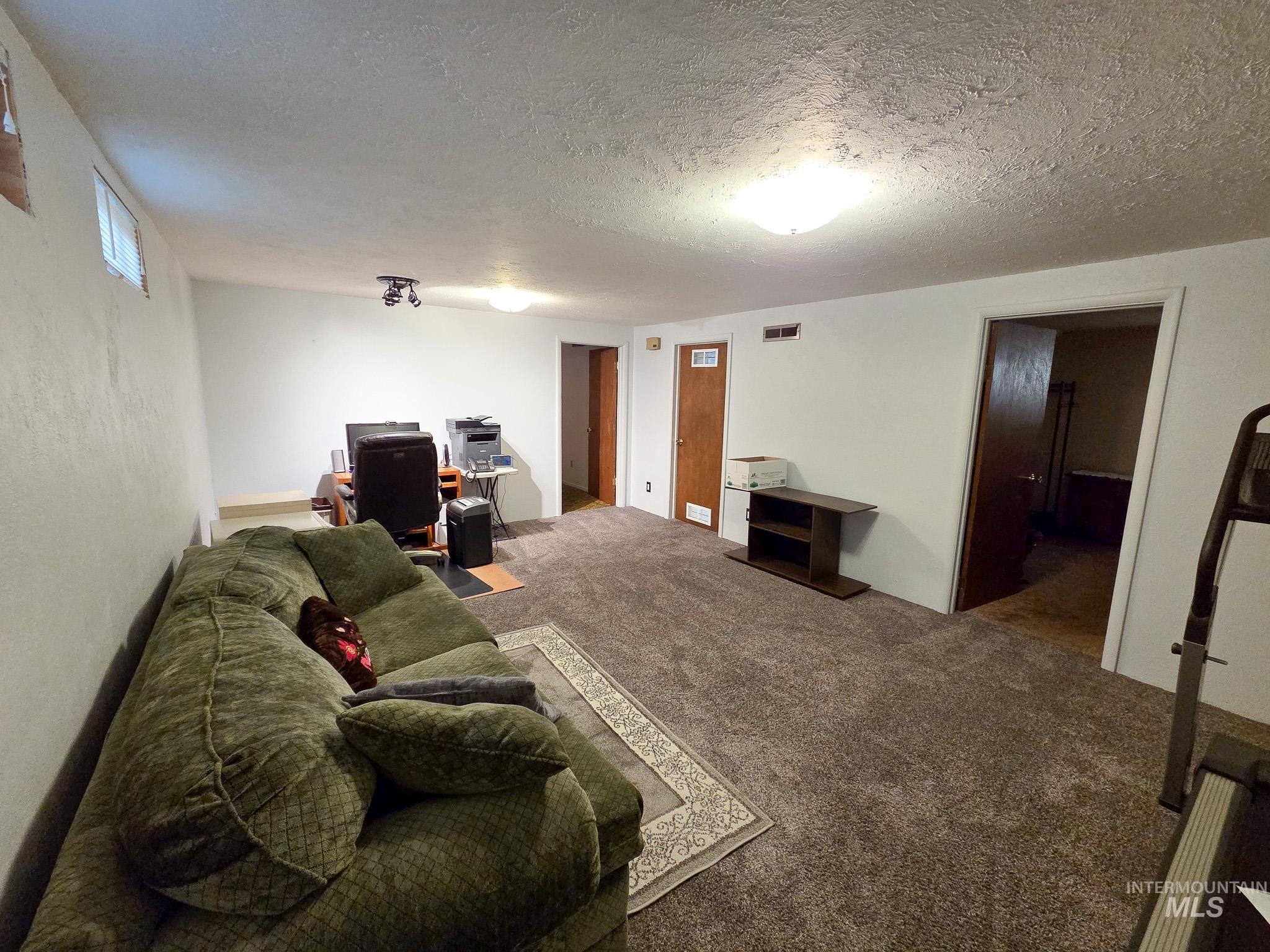 624 Airway Ave Property Photo 23