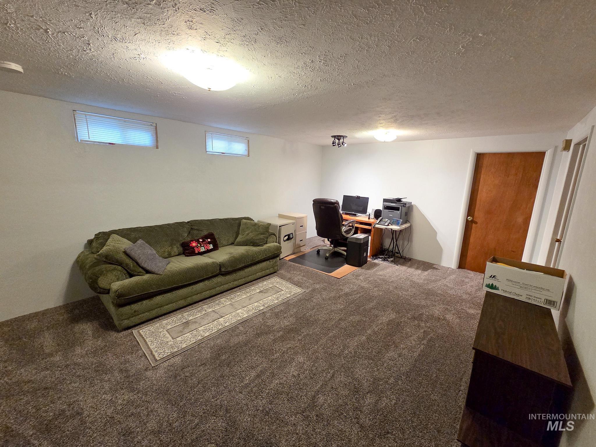 624 Airway Ave Property Photo 25