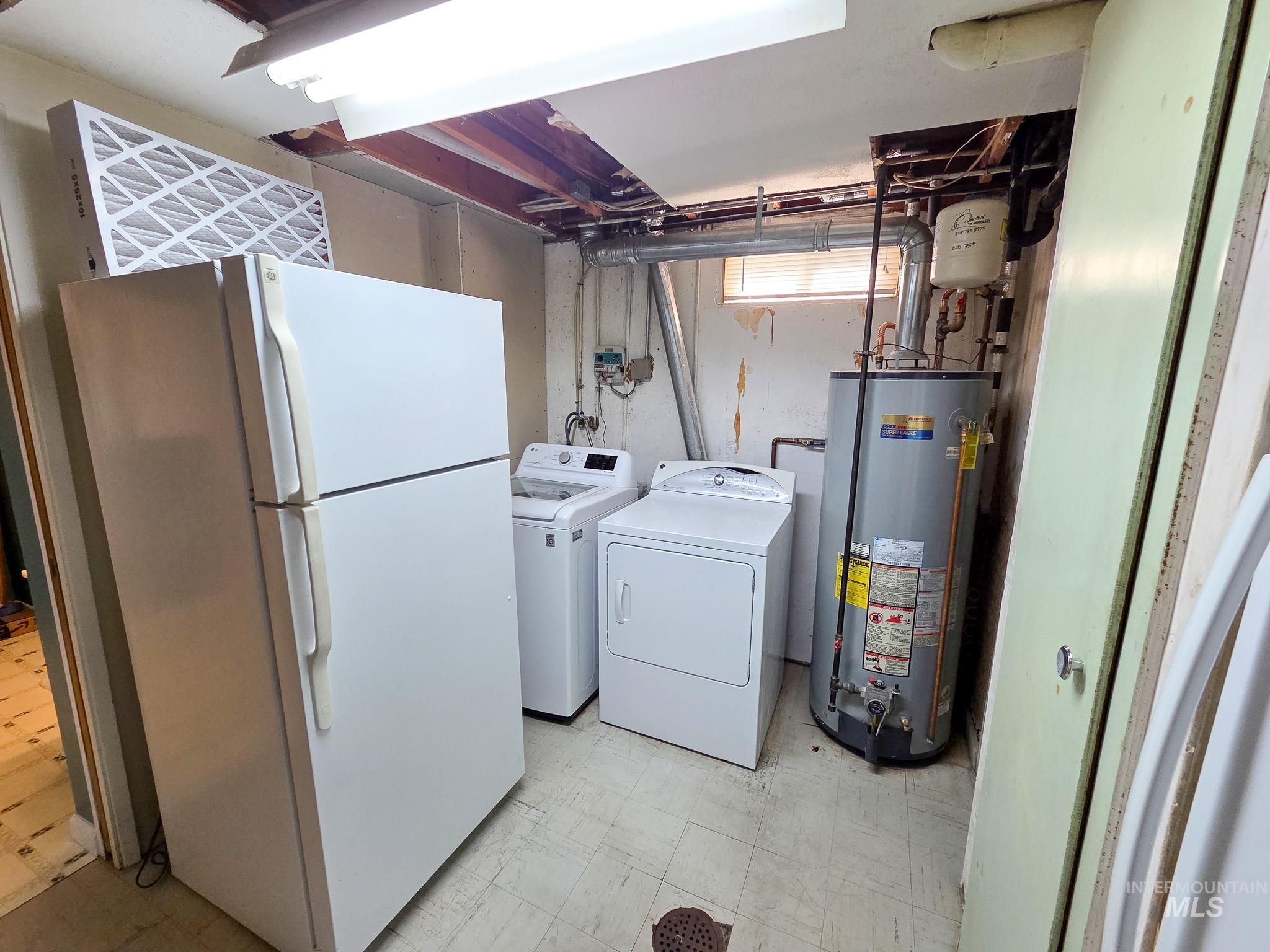624 Airway Ave Property Photo 28