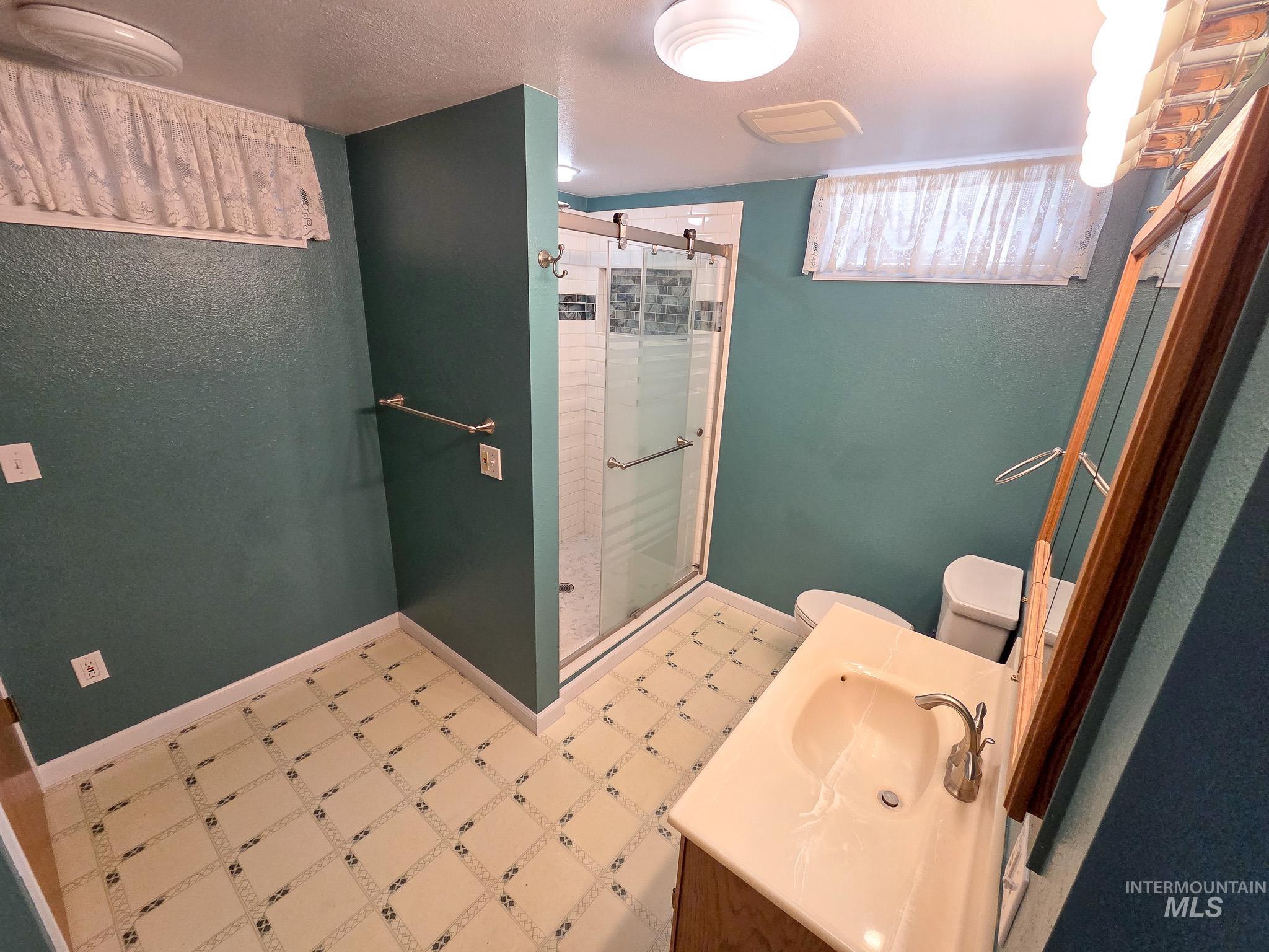 624 Airway Ave Property Photo 31