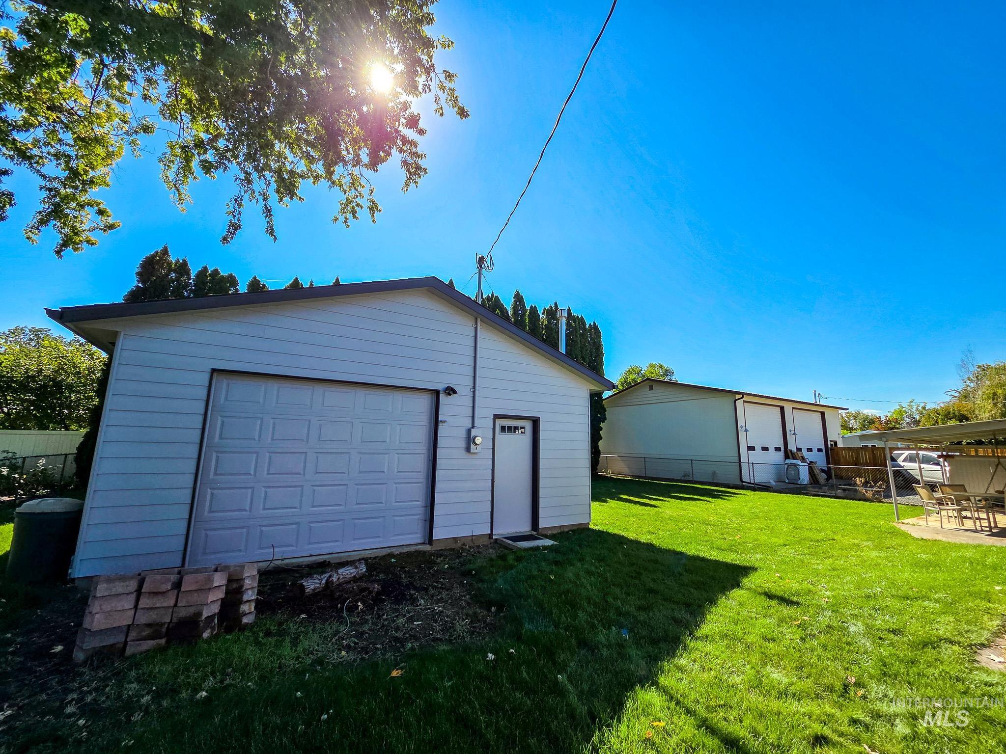 624 Airway Ave Property Photo 36