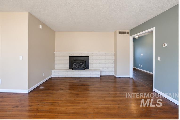 107 Felton St Property Photo 6