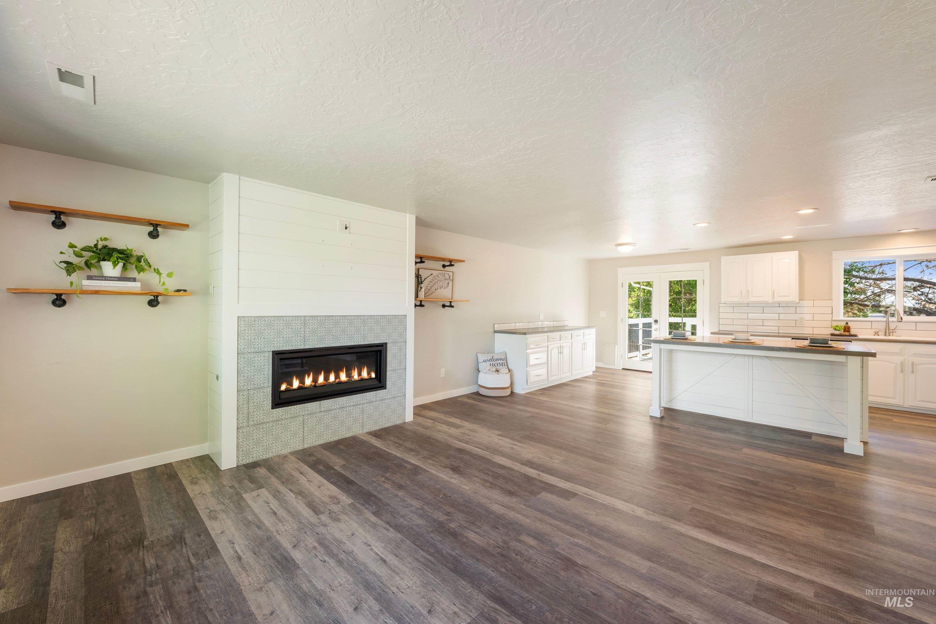 2204 Cari Circle Property Photo 6
