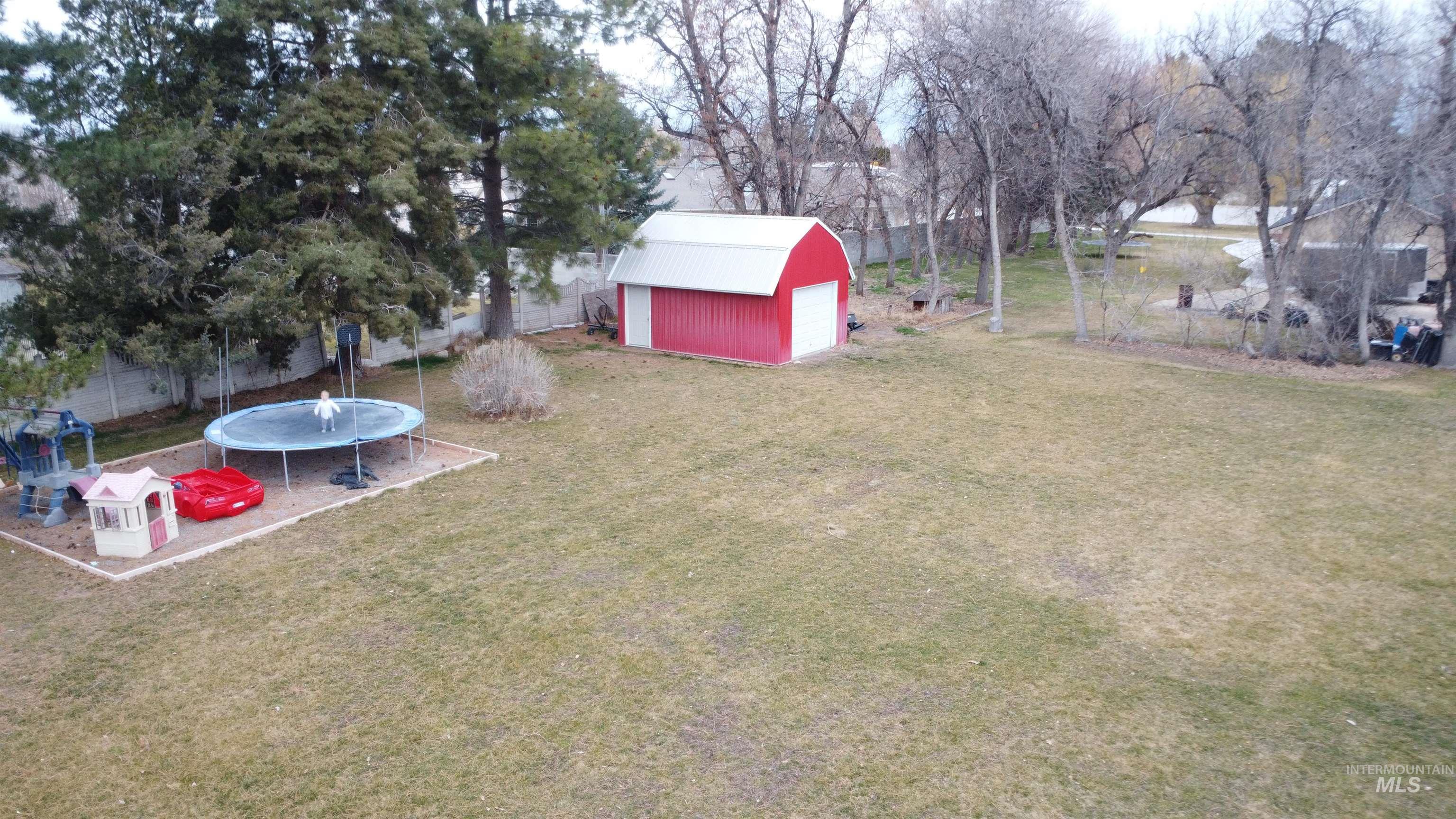 2616 Burton Ave Property Photo 38