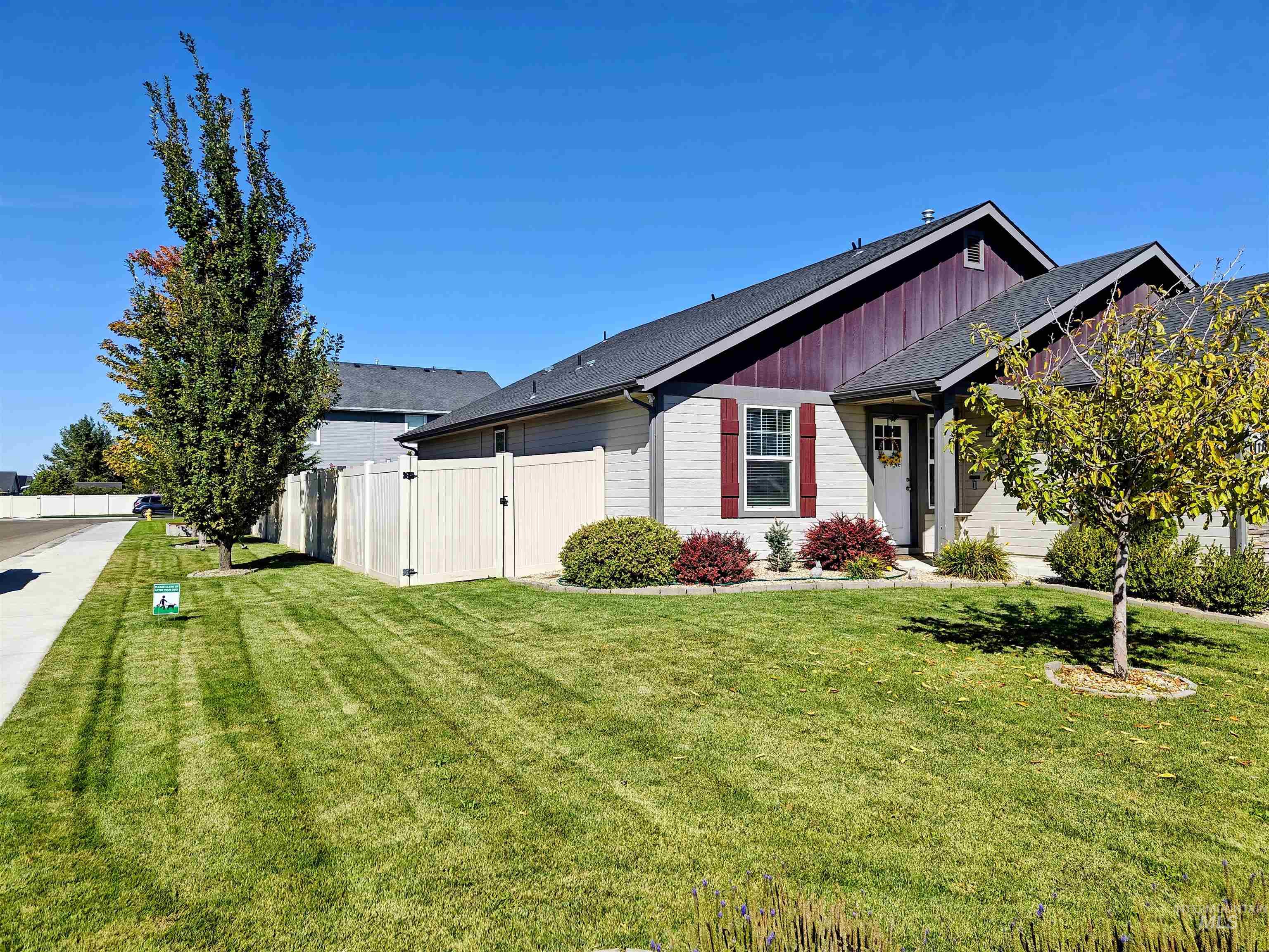 11180 W Aquila St Property Photo 3
