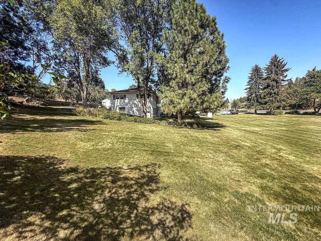 505 Smith St Property Photo 4