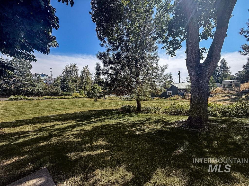 505 Smith St Property Photo 27