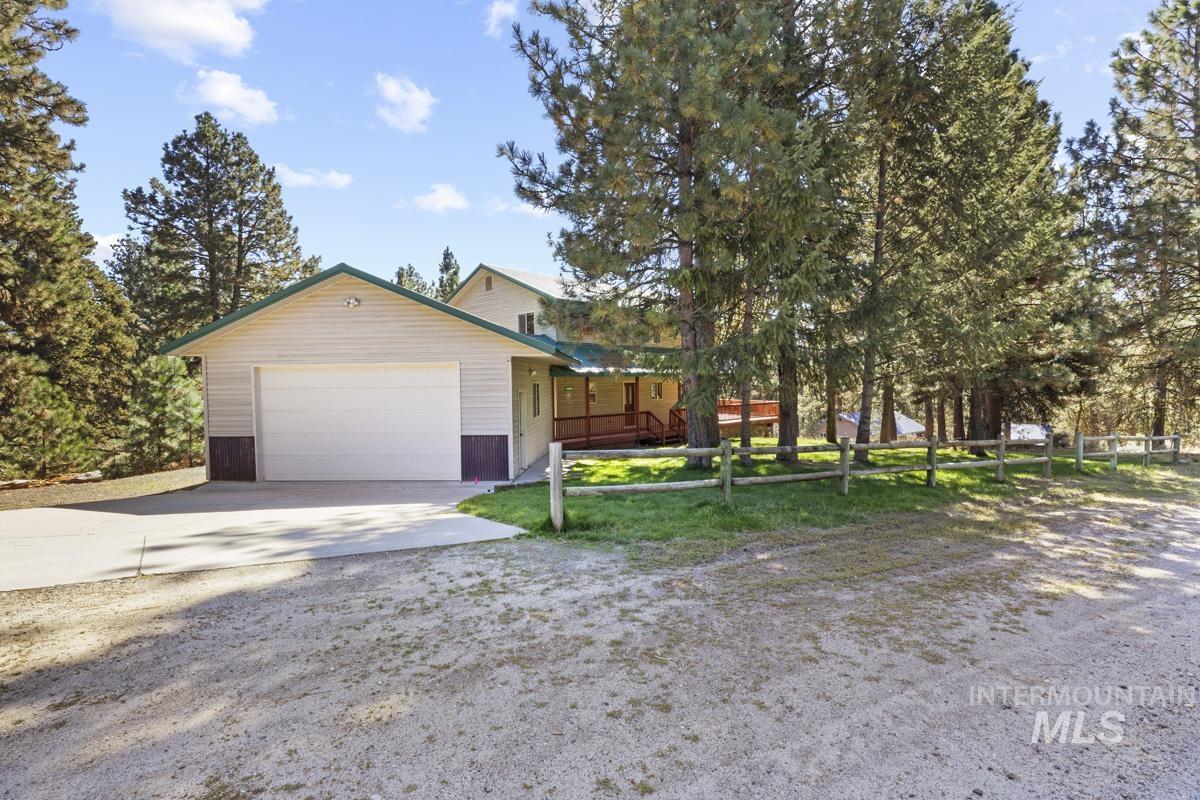 1496 Pine Ridge Drive Property Photo 2