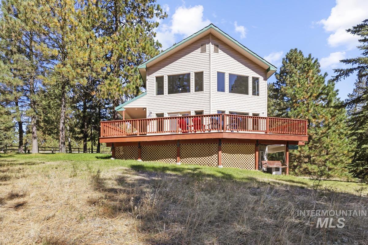1496 Pine Ridge Drive Property Photo 4