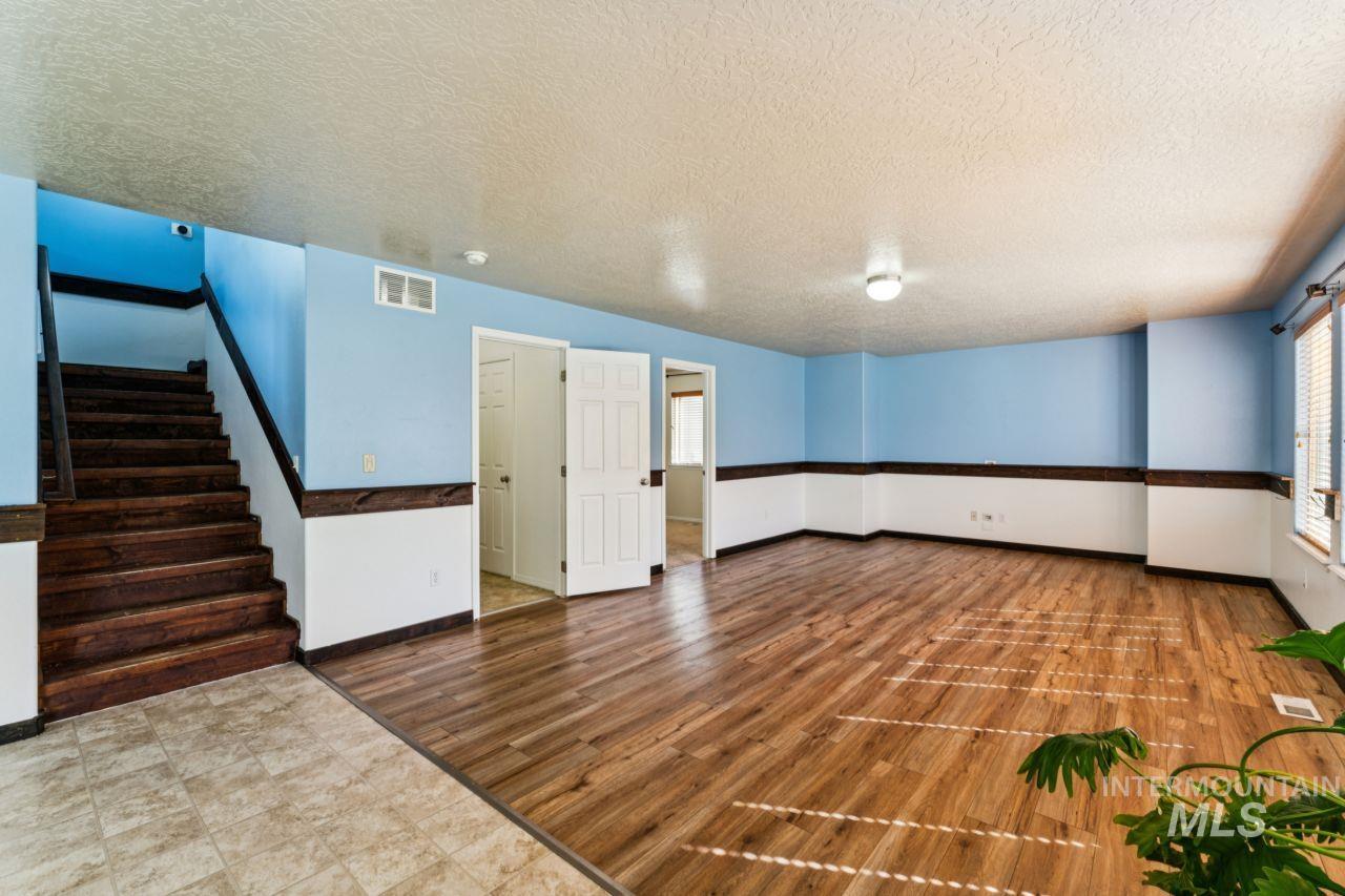 11761 Tidewater St Property Photo 14