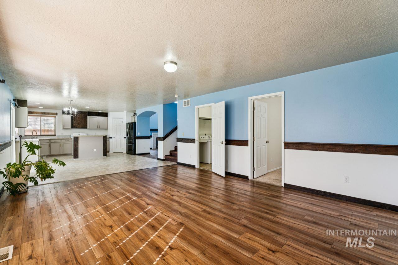 11761 Tidewater St Property Photo 15