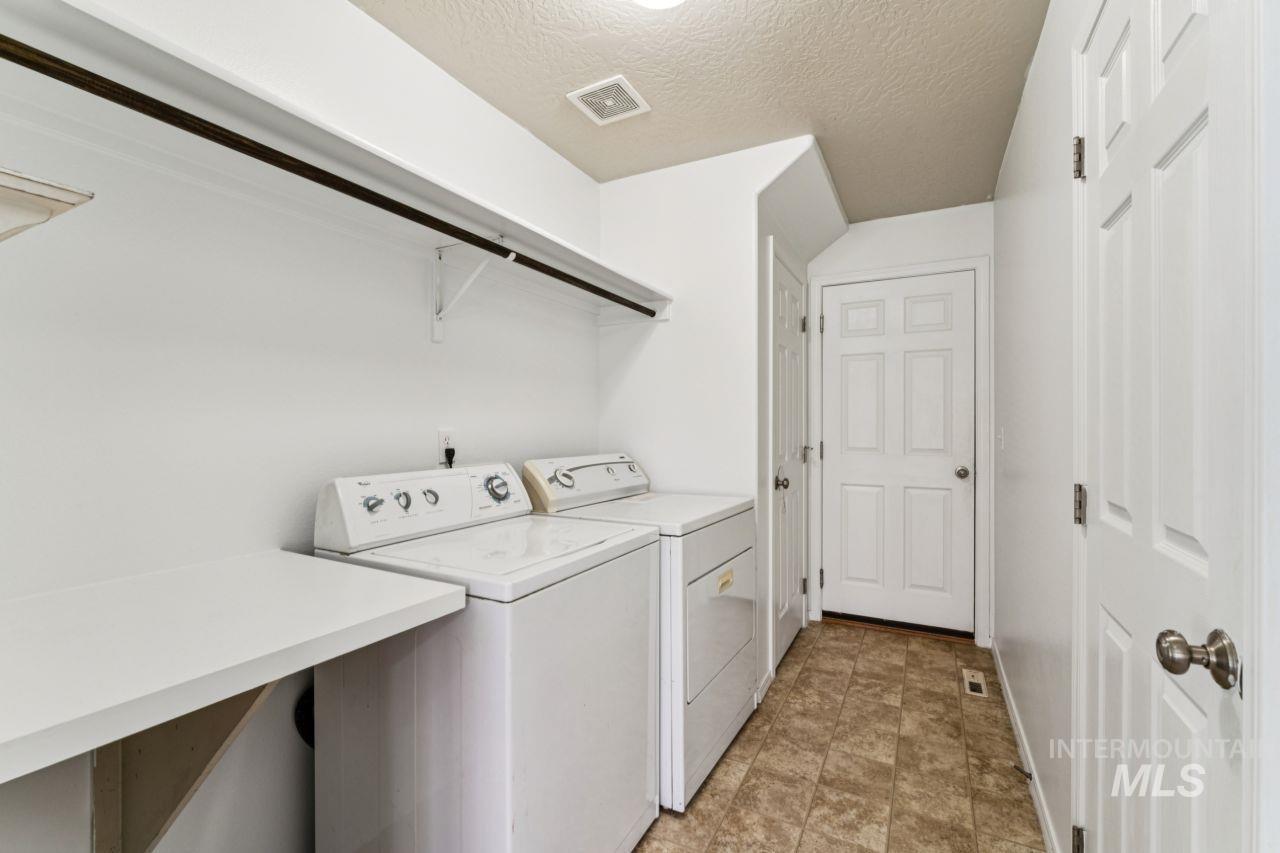 11761 Tidewater St Property Photo 19