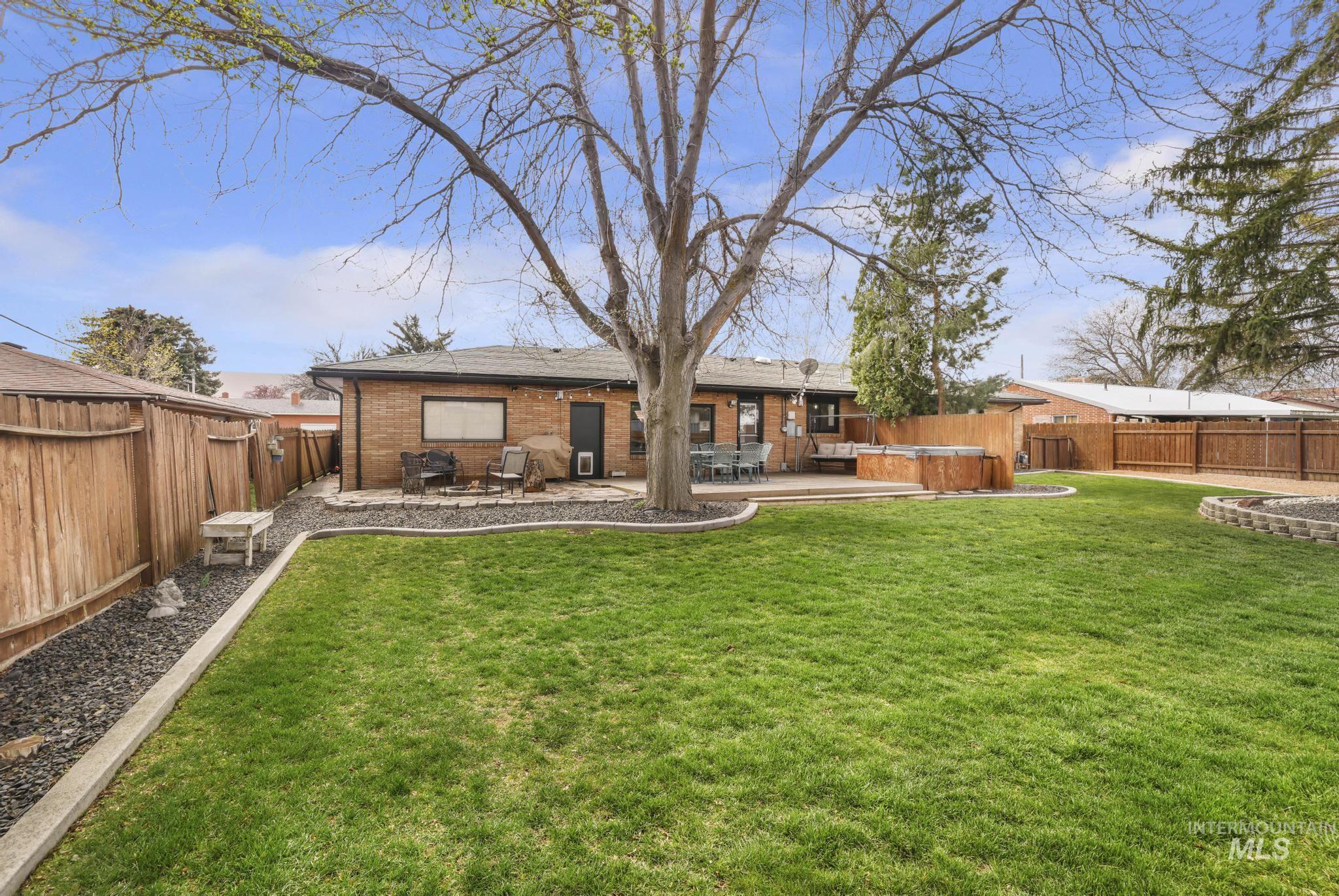 1227 Lawndale Dr Property Photo 28