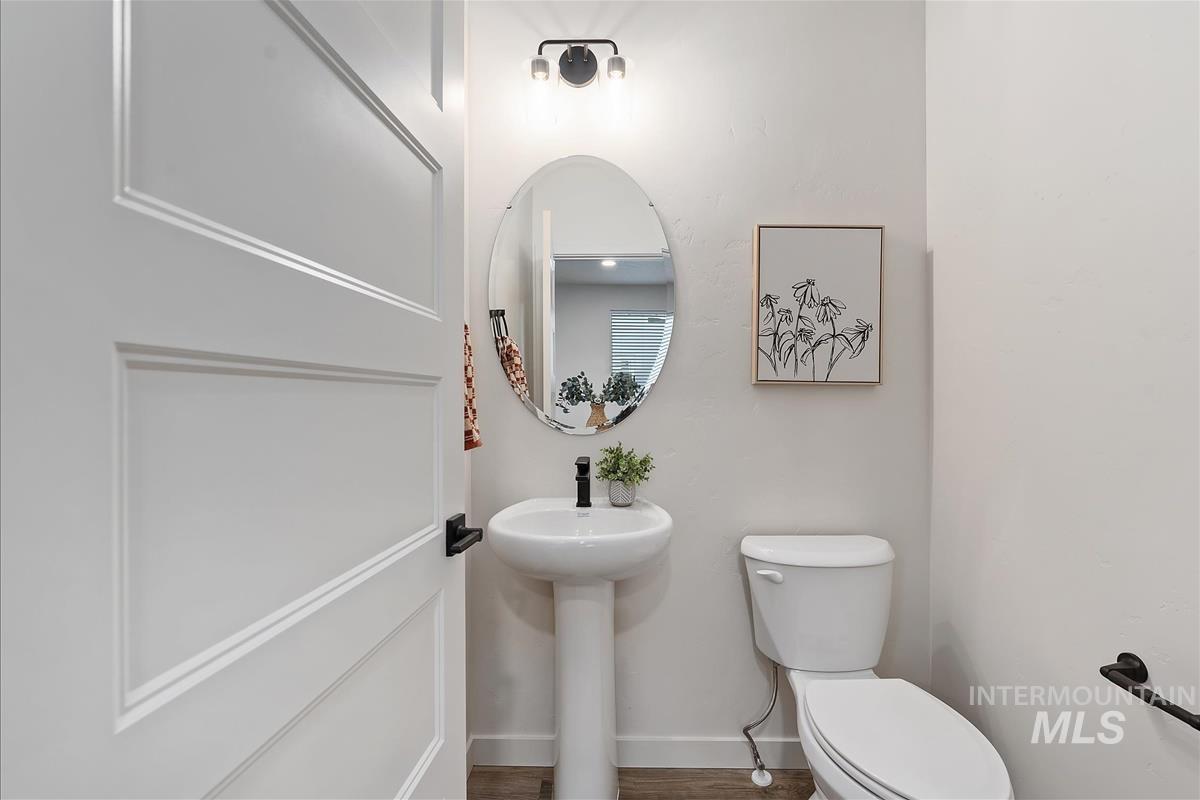 1044 W Melrose St Property Photo 11