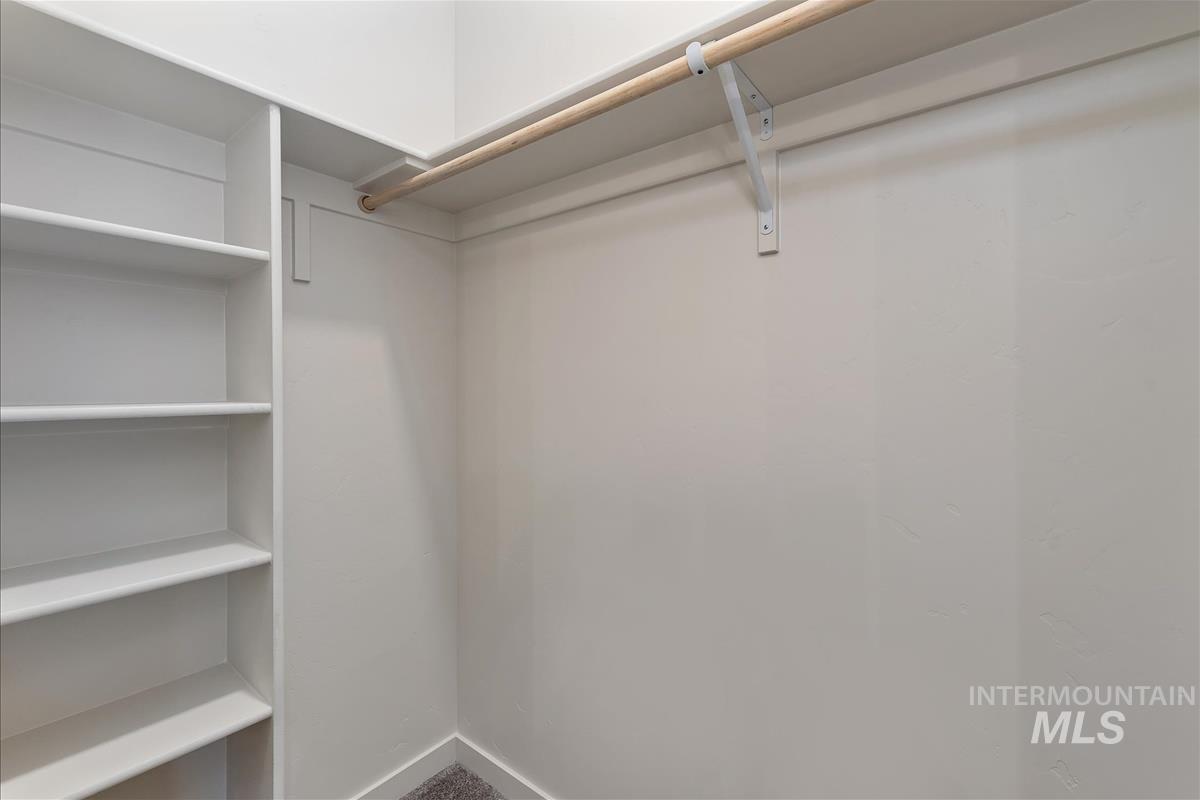1044 W Melrose St Property Photo 24
