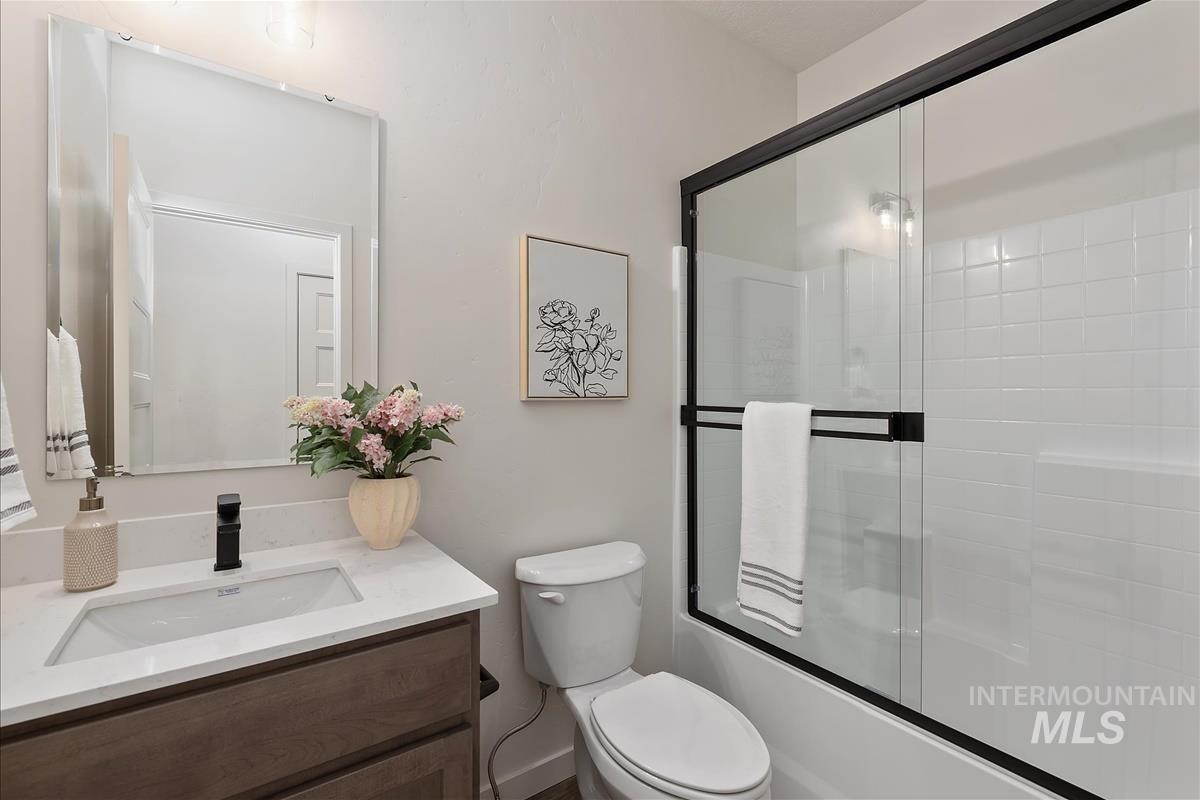 1044 W Melrose St Property Photo 26