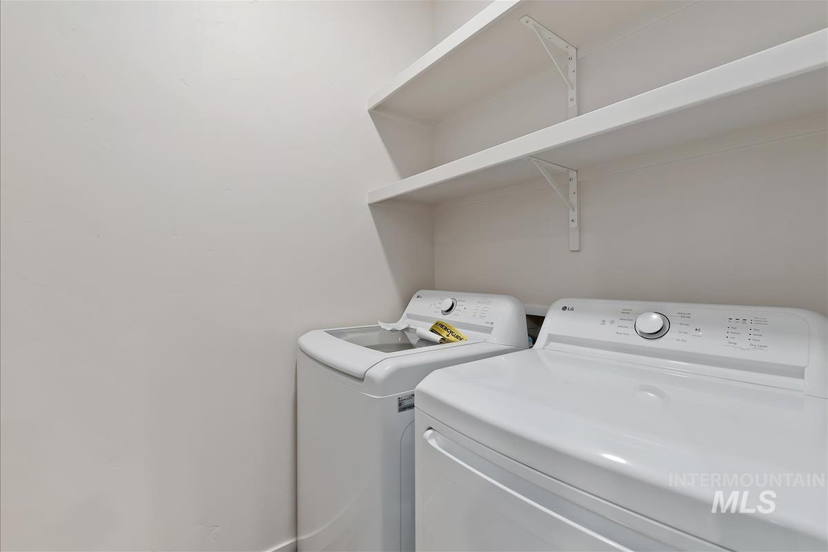 1048 W Melrose St Property Photo 7