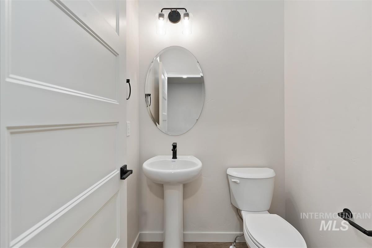 1048 W Melrose St Property Photo 12