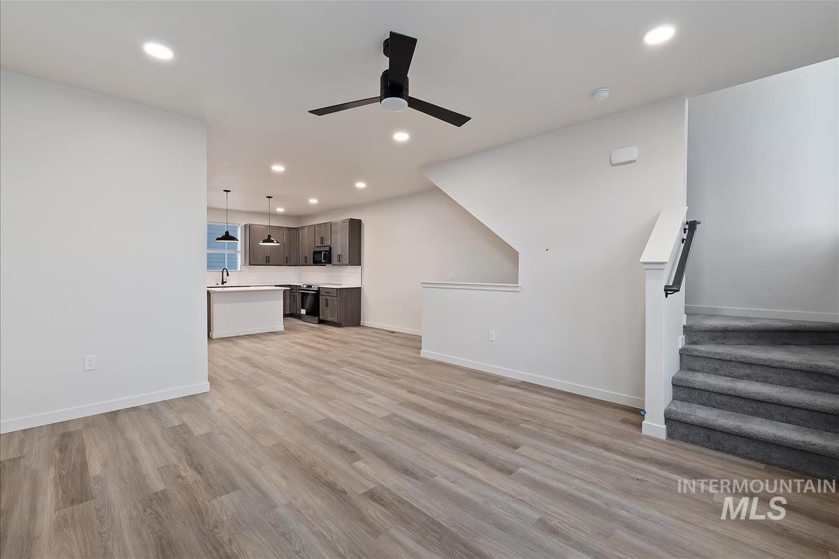 1048 W Melrose St Property Photo 13