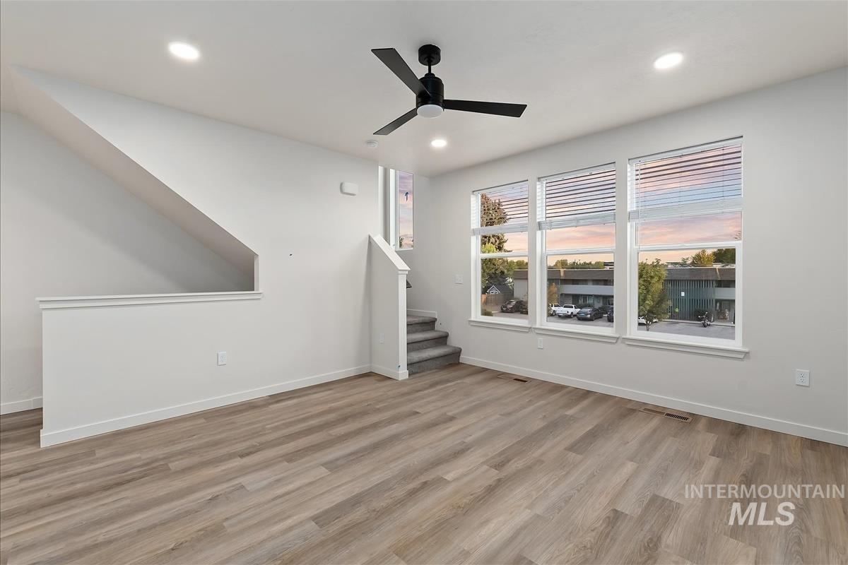 1048 W Melrose St Property Photo 14