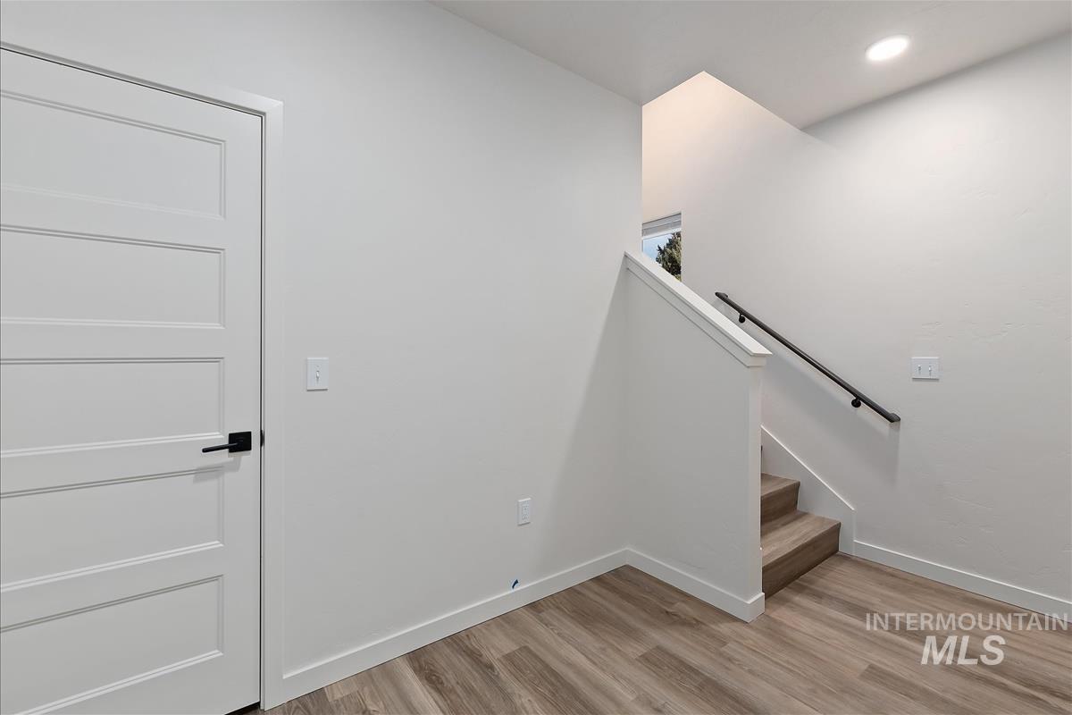 1048 W Melrose St Property Photo 16