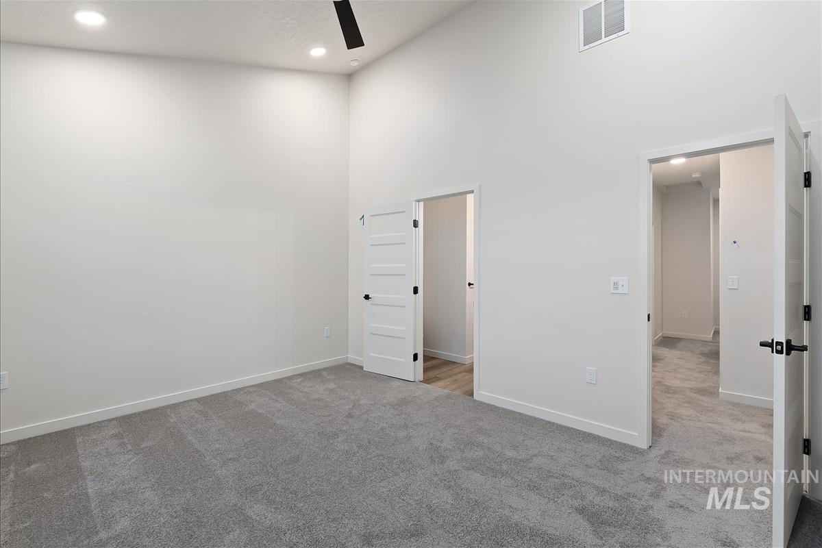 1048 W Melrose St Property Photo 18