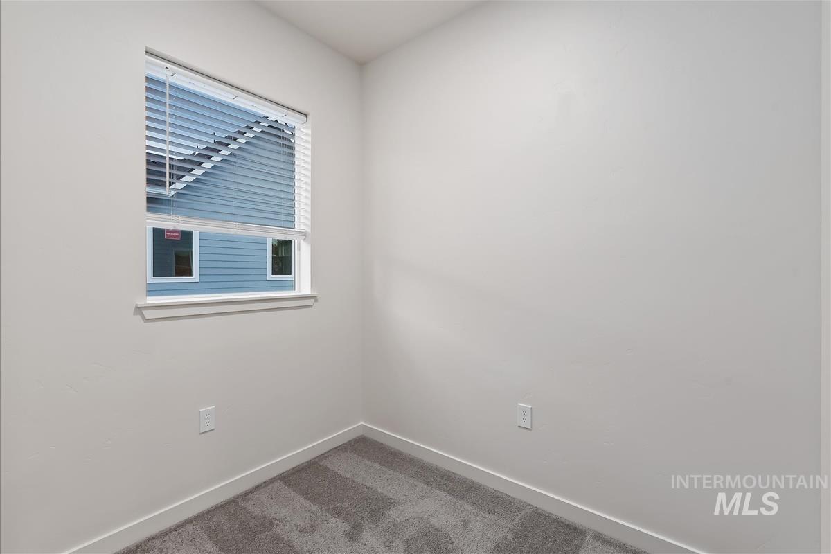 1048 W Melrose St Property Photo 24