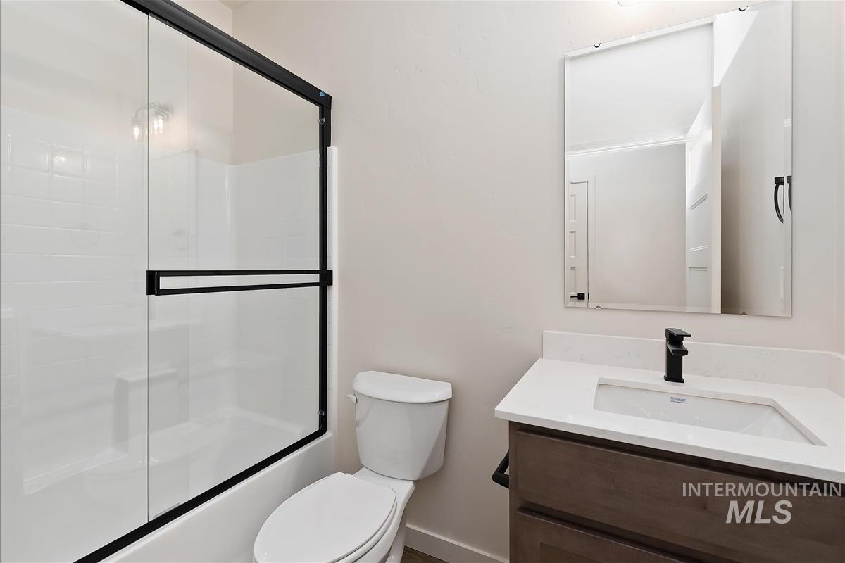 1048 W Melrose St Property Photo 25