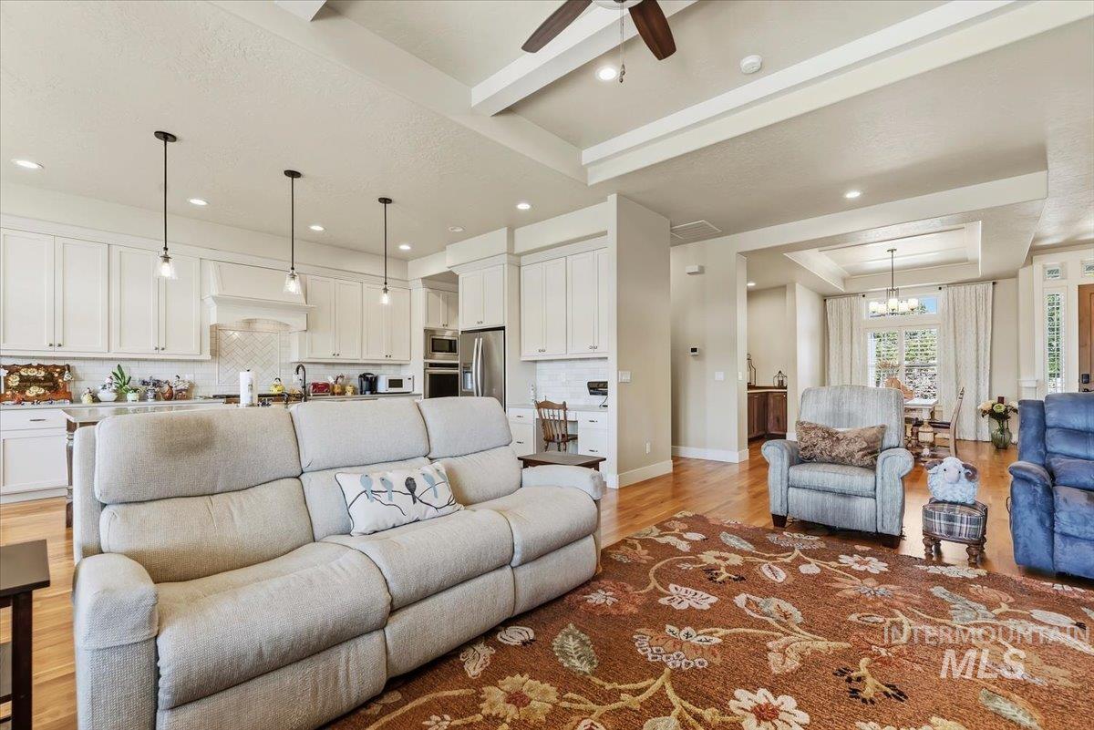 925 W Mollywood Dr Property Photo 8