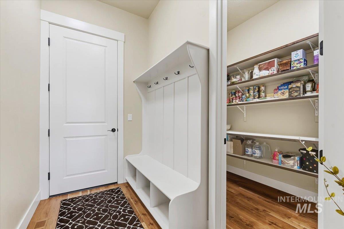 925 W Mollywood Dr Property Photo 31