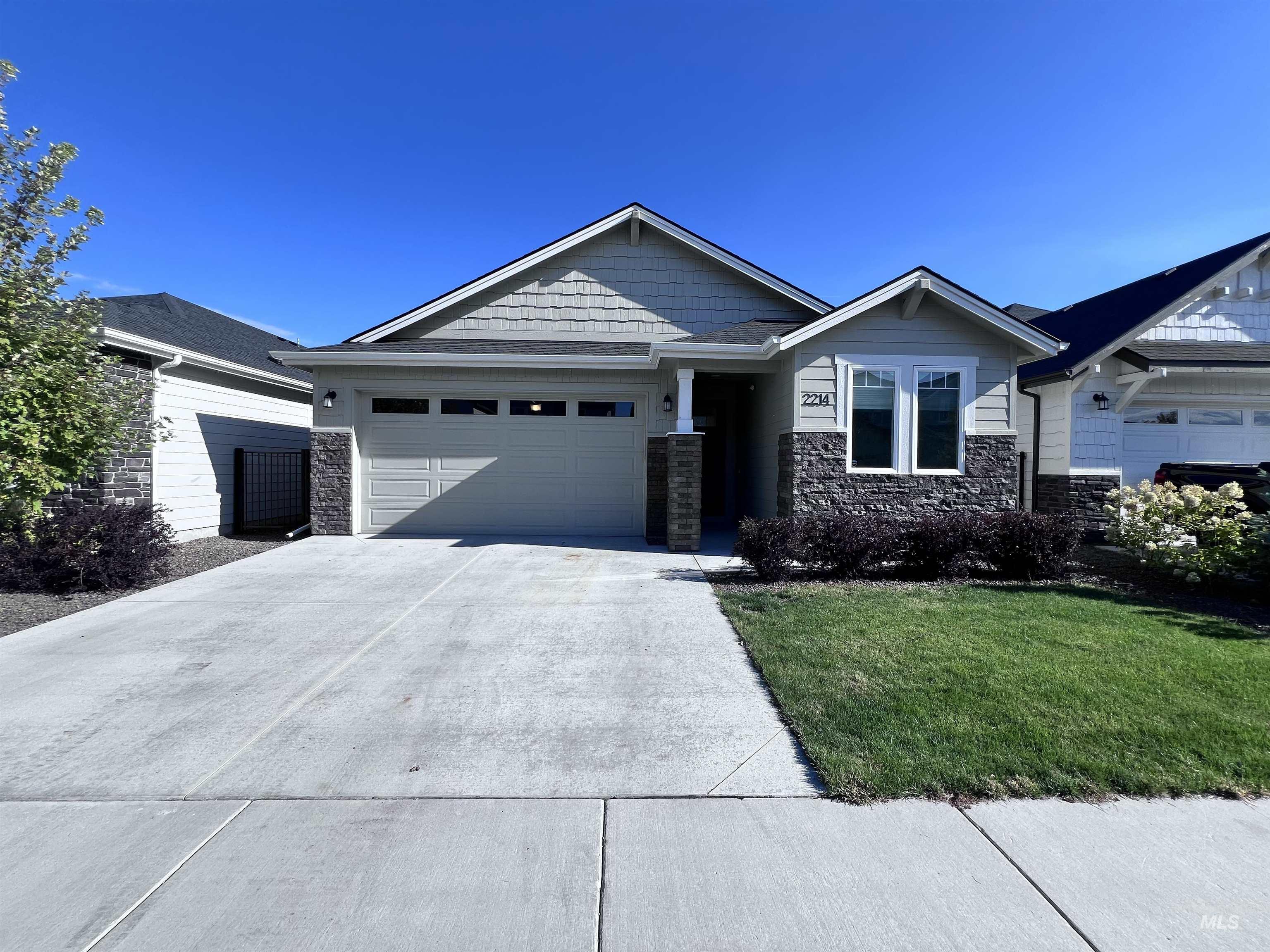 2214 E Danzee Dr Property Photo 1