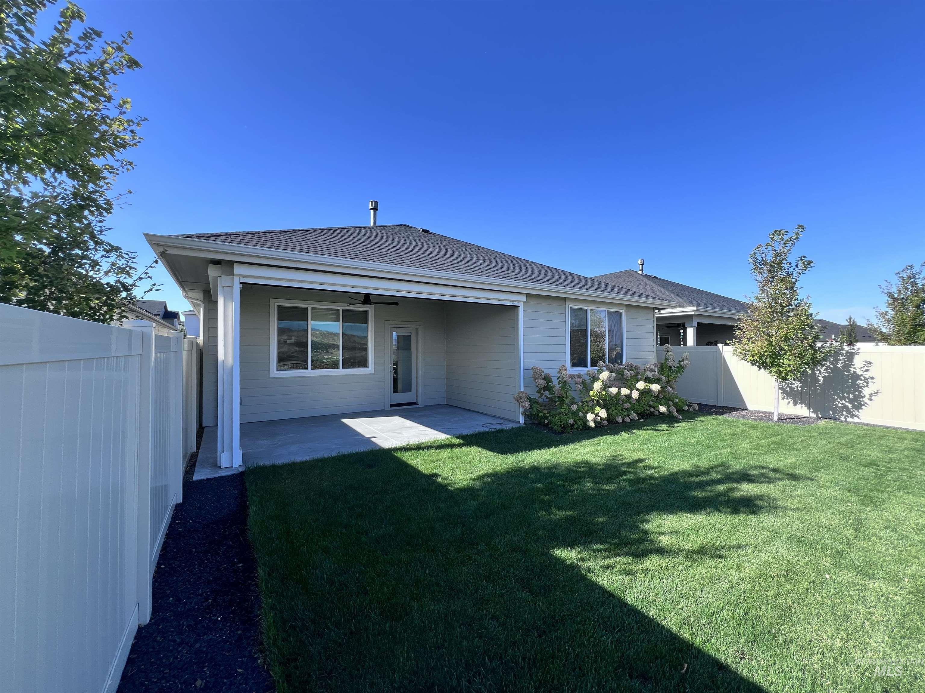 2214 E Danzee Dr Property Photo 5