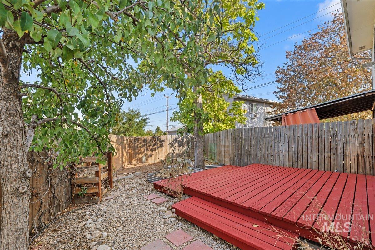 2398 W Panama St Property Photo 20