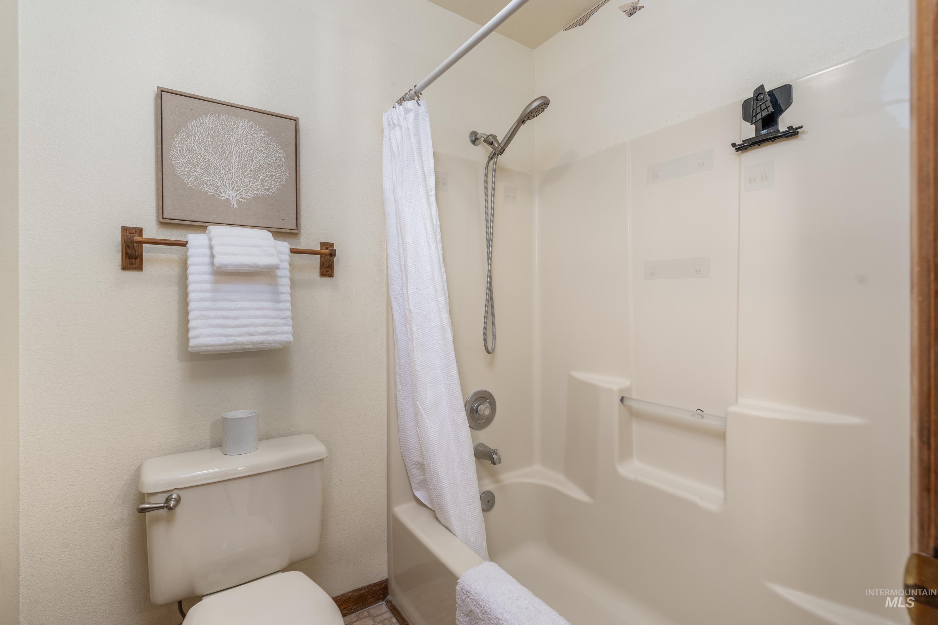 9401 W Stonehill Ct Property Photo 22