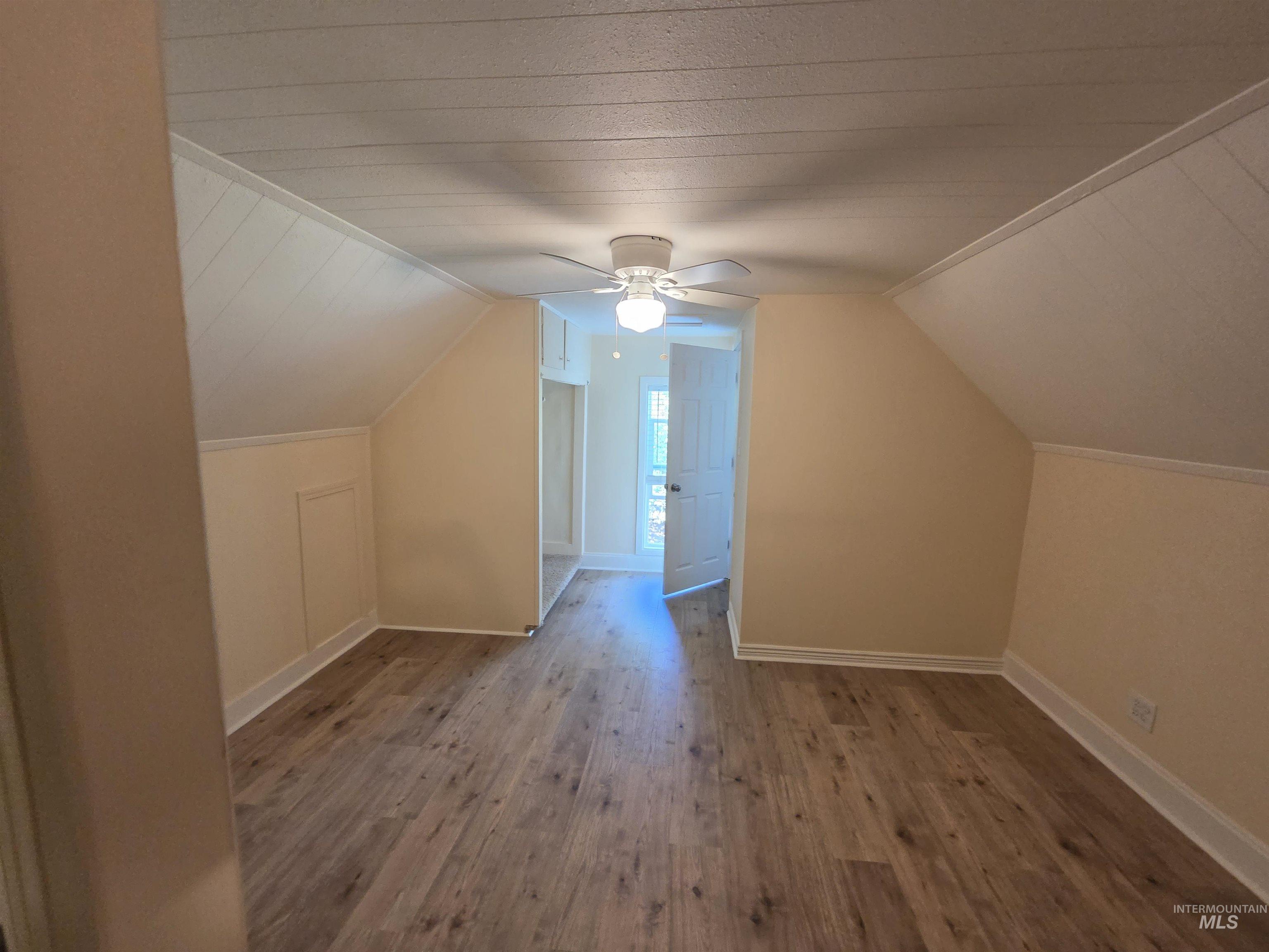 140 S 1st St Property Photo 28