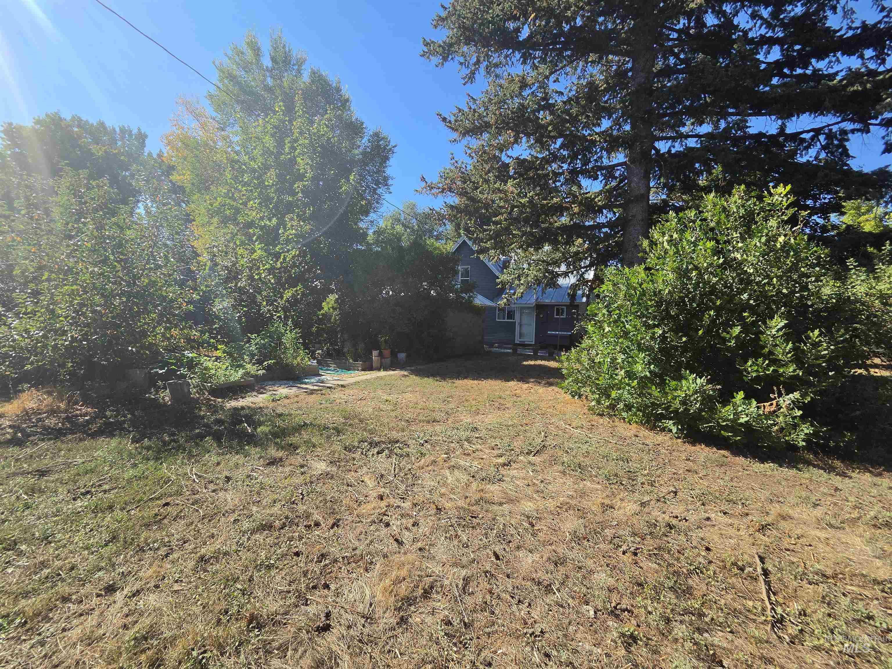 140 S 1st St Property Photo 36