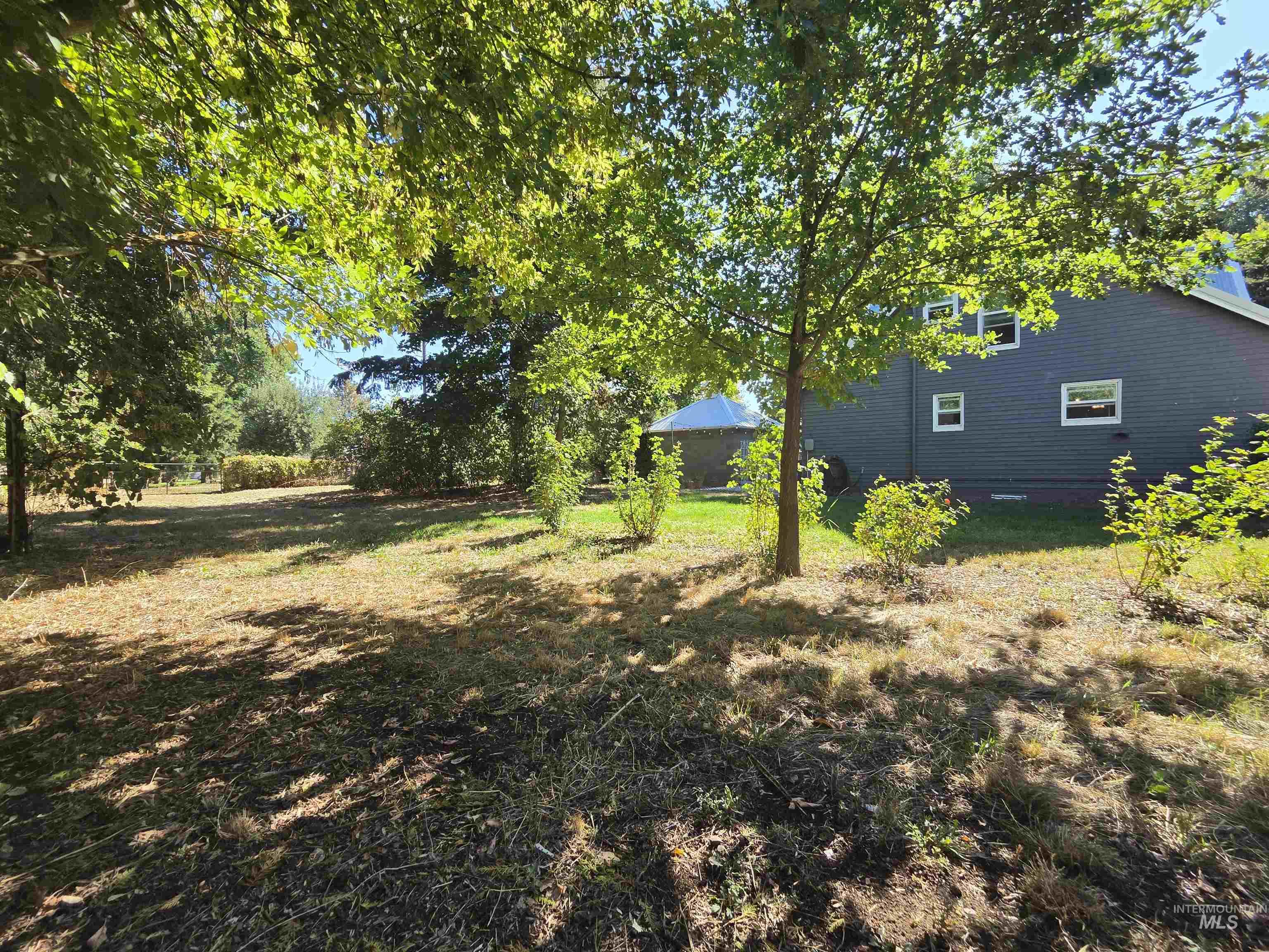 140 S 1st St Property Photo 39