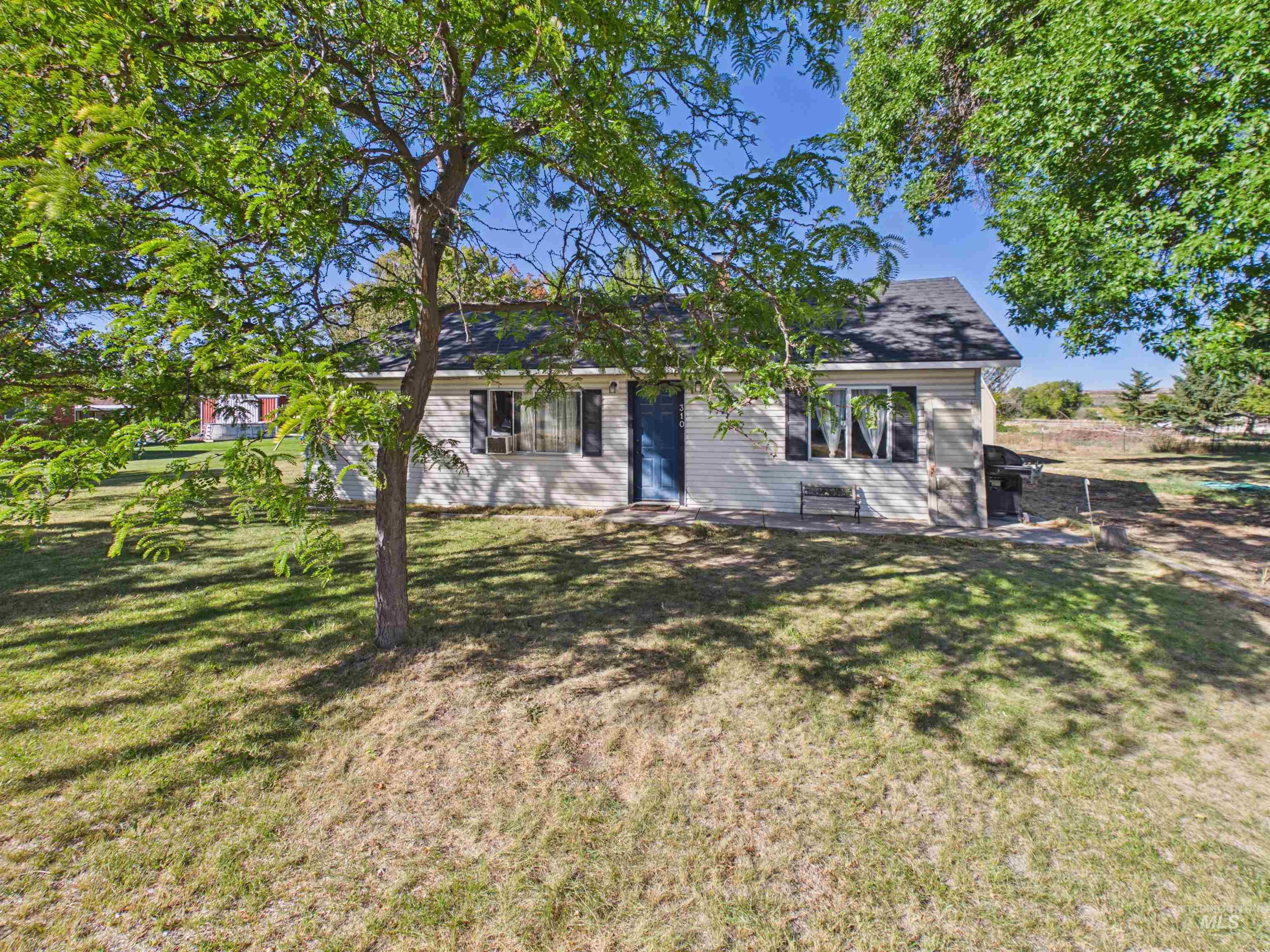 310 E Atherton Property Photo 2