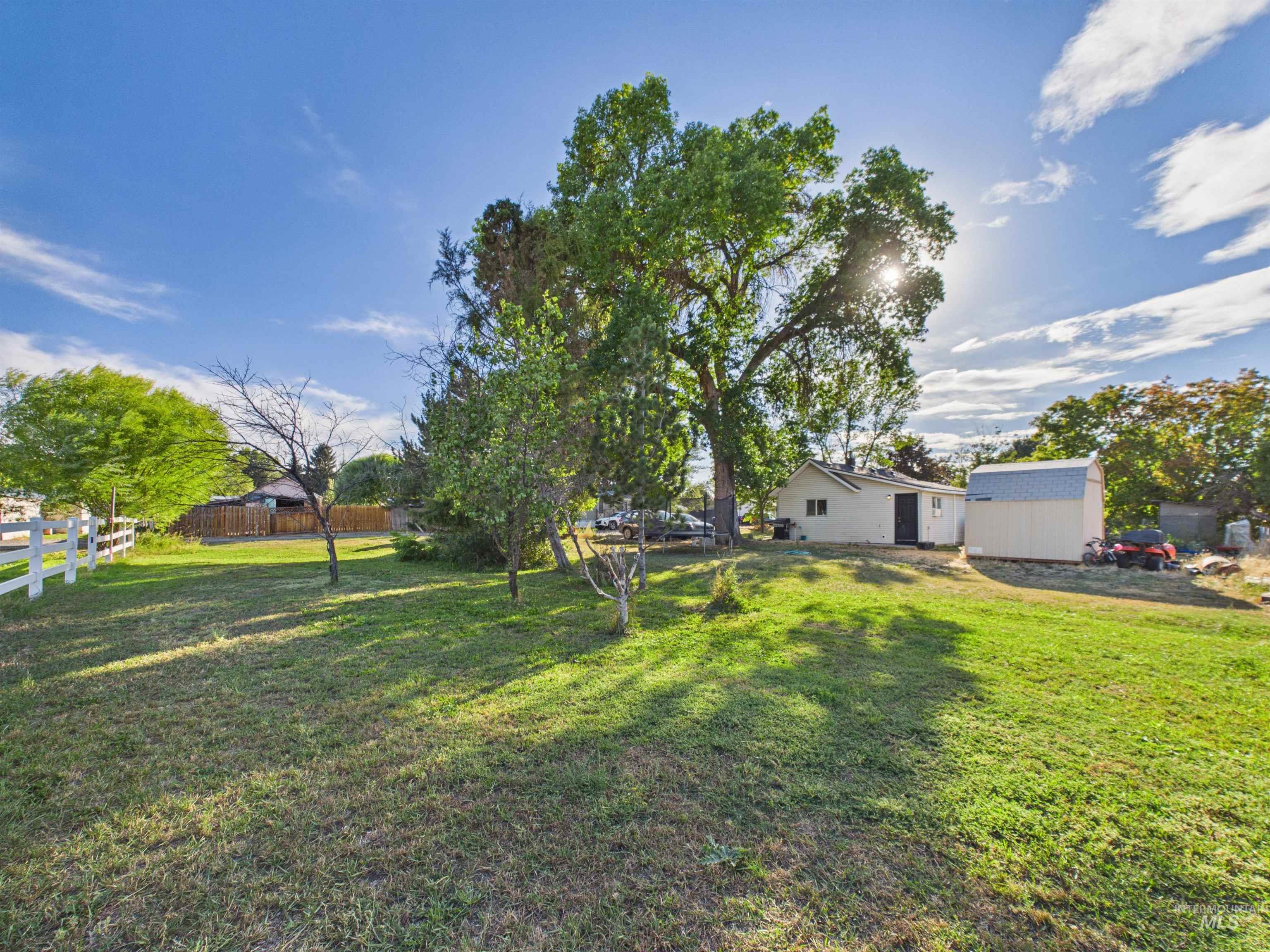 310 E Atherton Property Photo 27