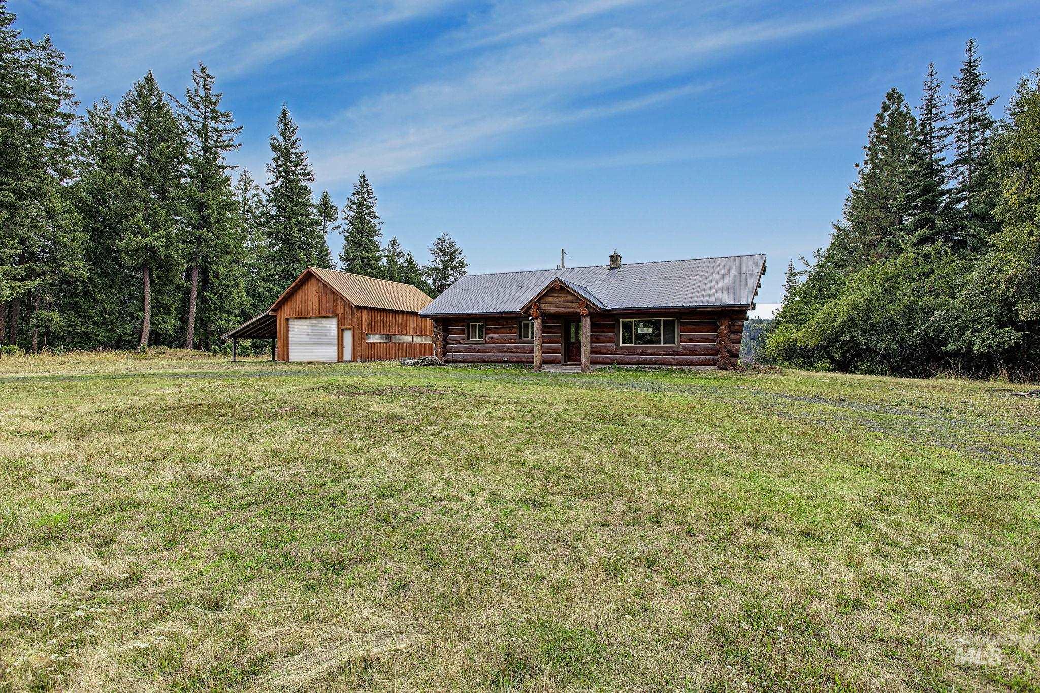 2926 Wells Bench Road Property Photo 2