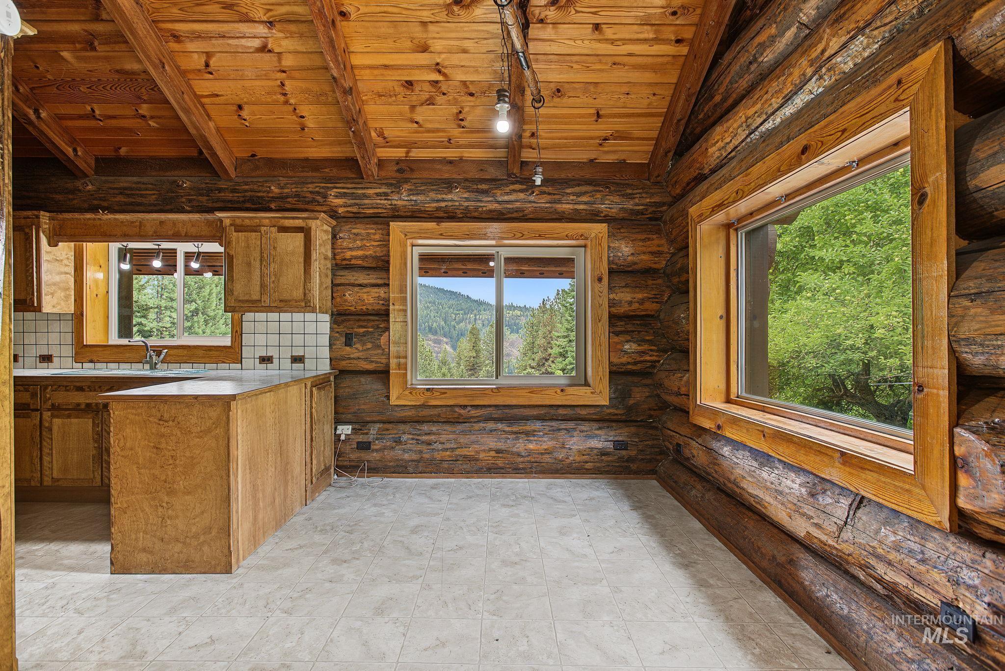 2926 Wells Bench Road Property Photo 10