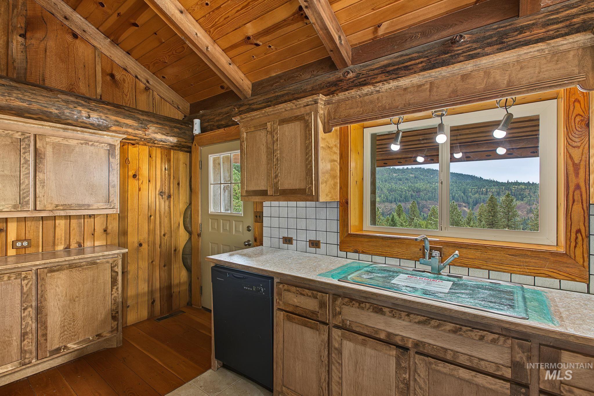 2926 Wells Bench Road Property Photo 15