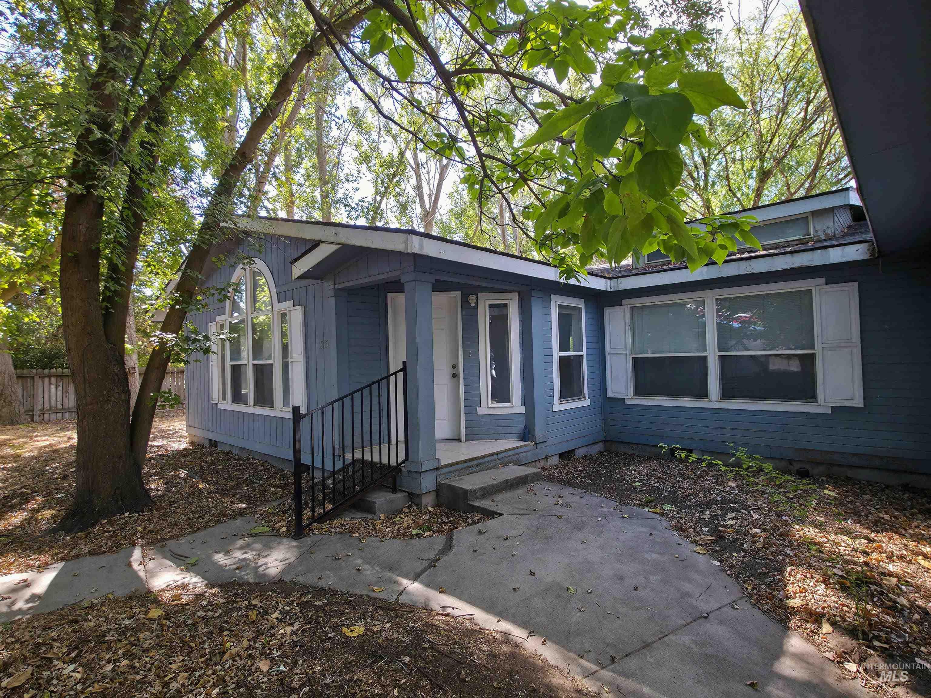 1215 W 7th Property Photo 1