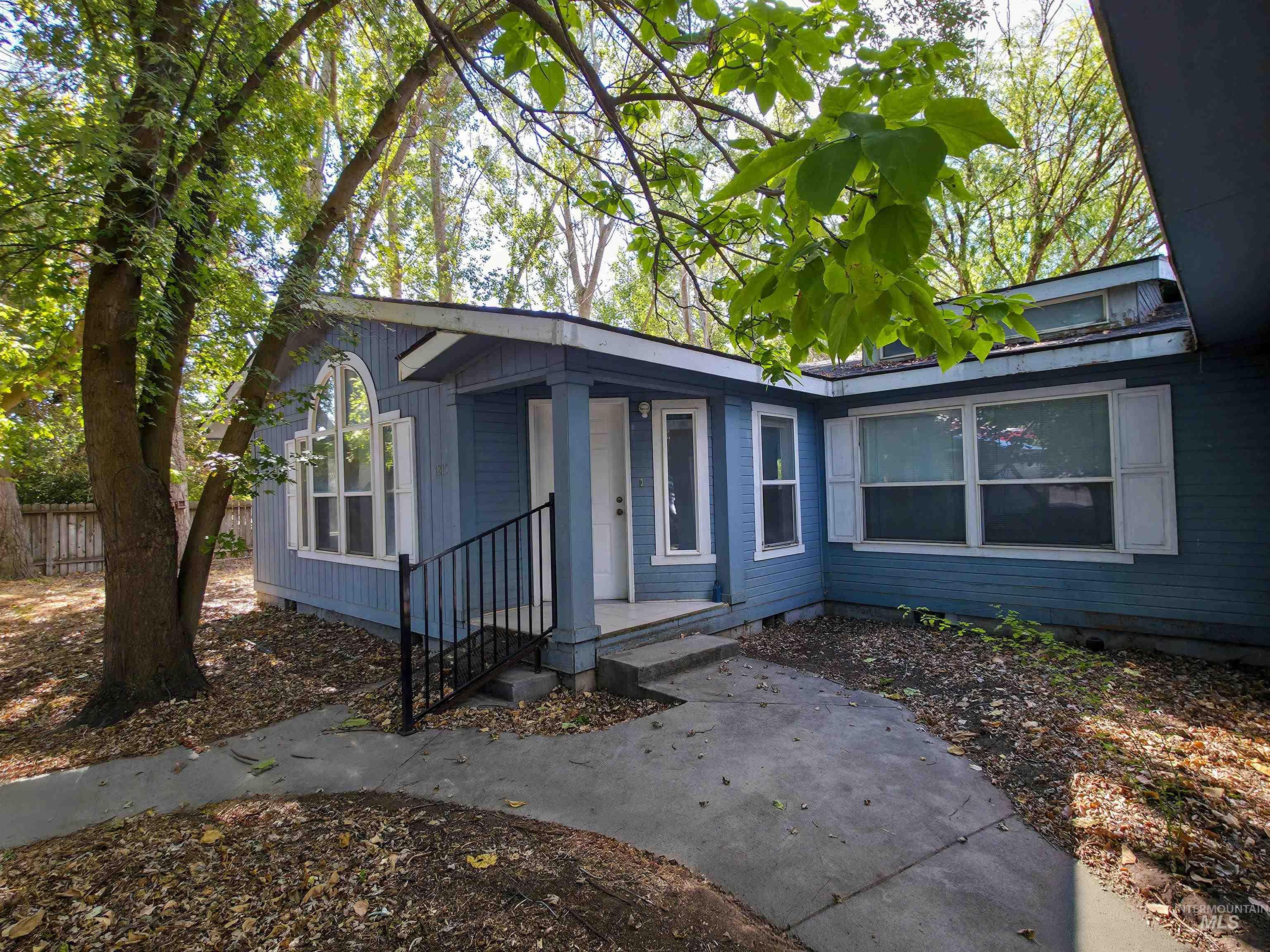 1215 W 7th Property Photo 1